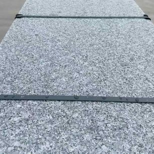 江苏 芝麻黑火烧面毛板，条板，半成品