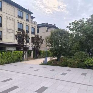 江苏 芝麻白与芝麻白搭配铺装，尺寸1200*600