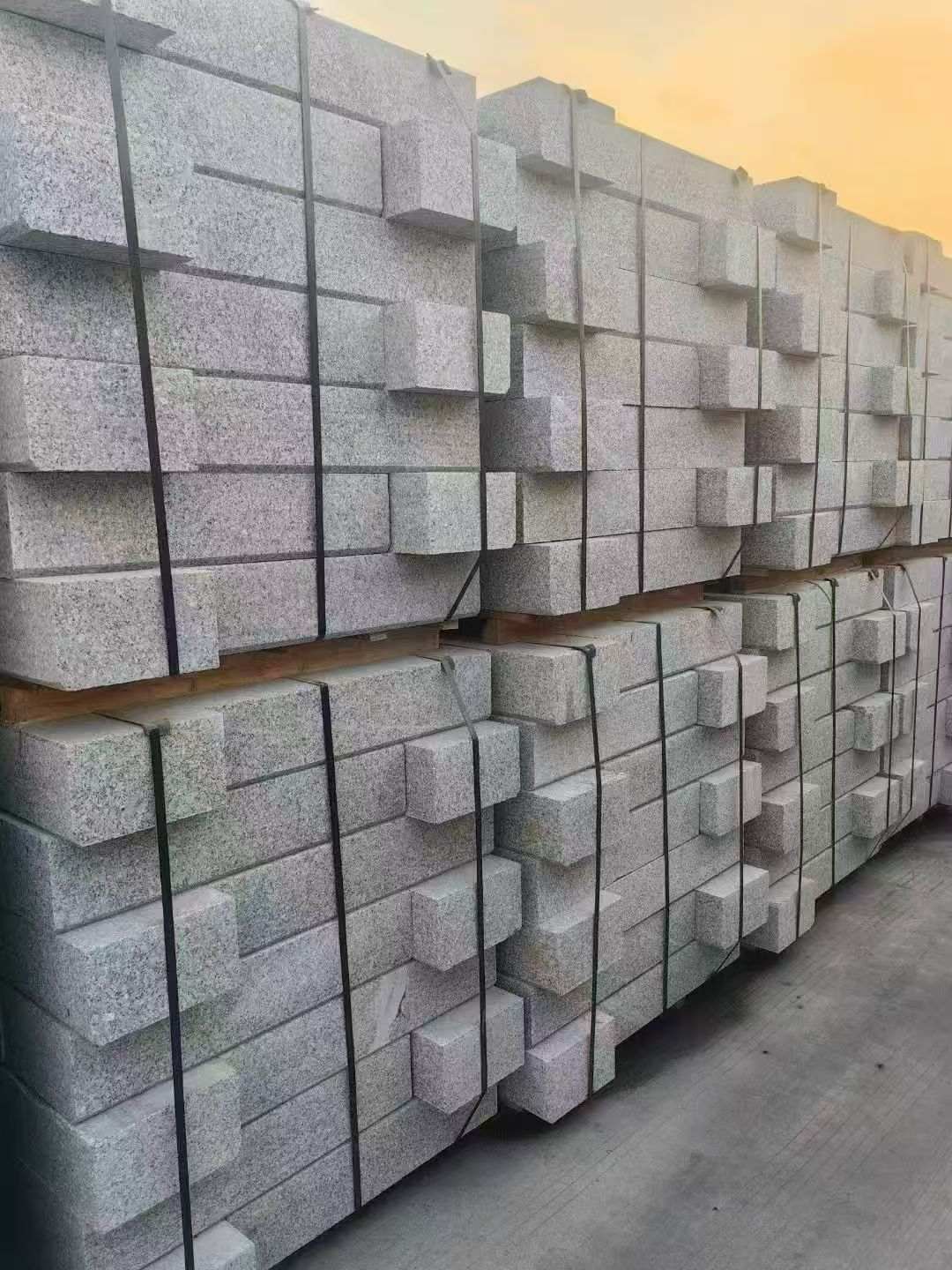 江苏 芝麻白路沿石