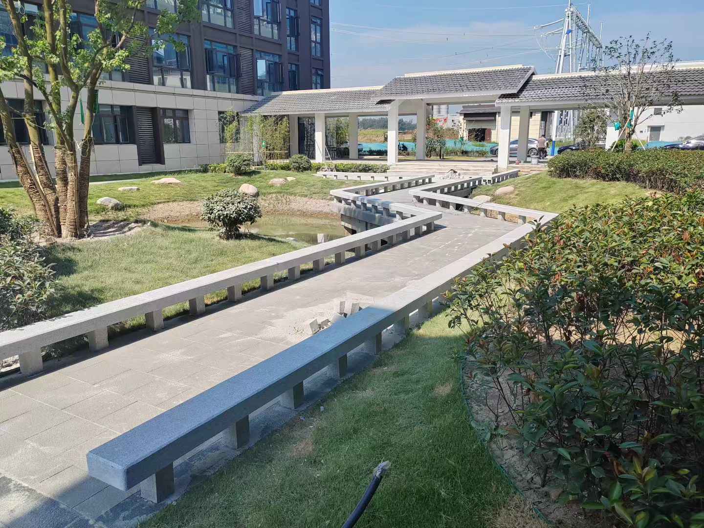 江苏 芝麻灰小区坐凳&栏杆安装效果