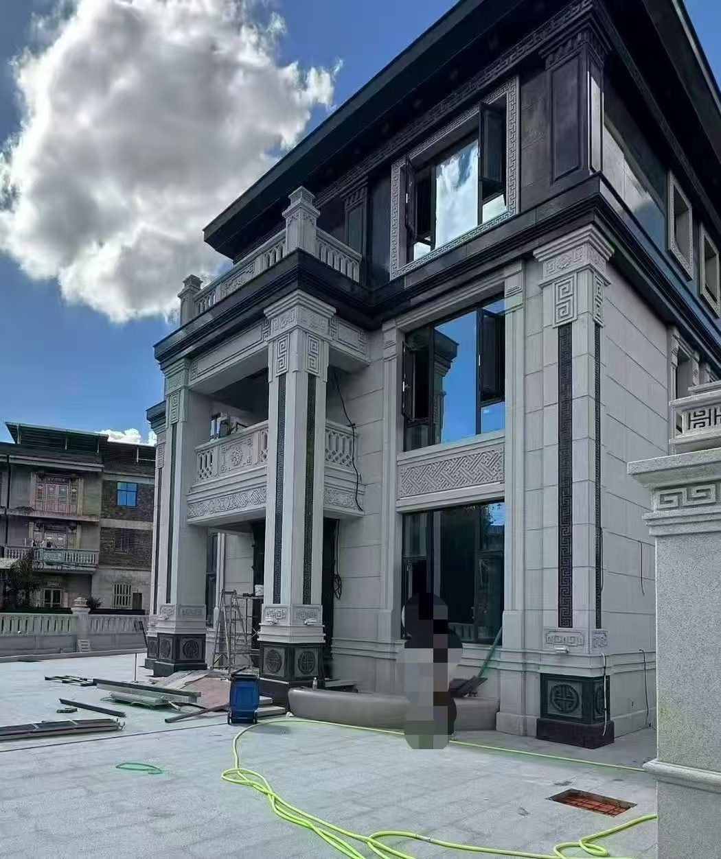 江苏 别墅干挂，芝麻白与芝麻黑完美配合