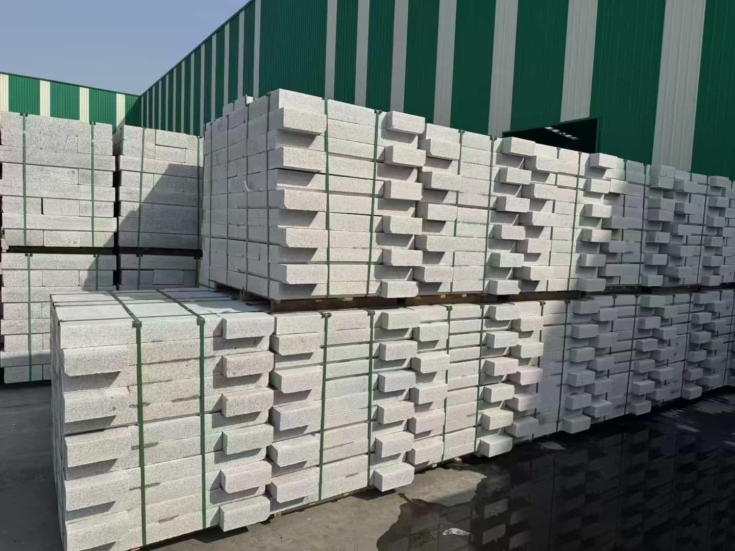 江苏芝麻白路沿石