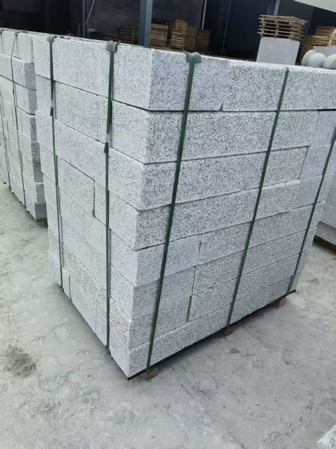 江苏 芙蓉白火烧两面路沿石