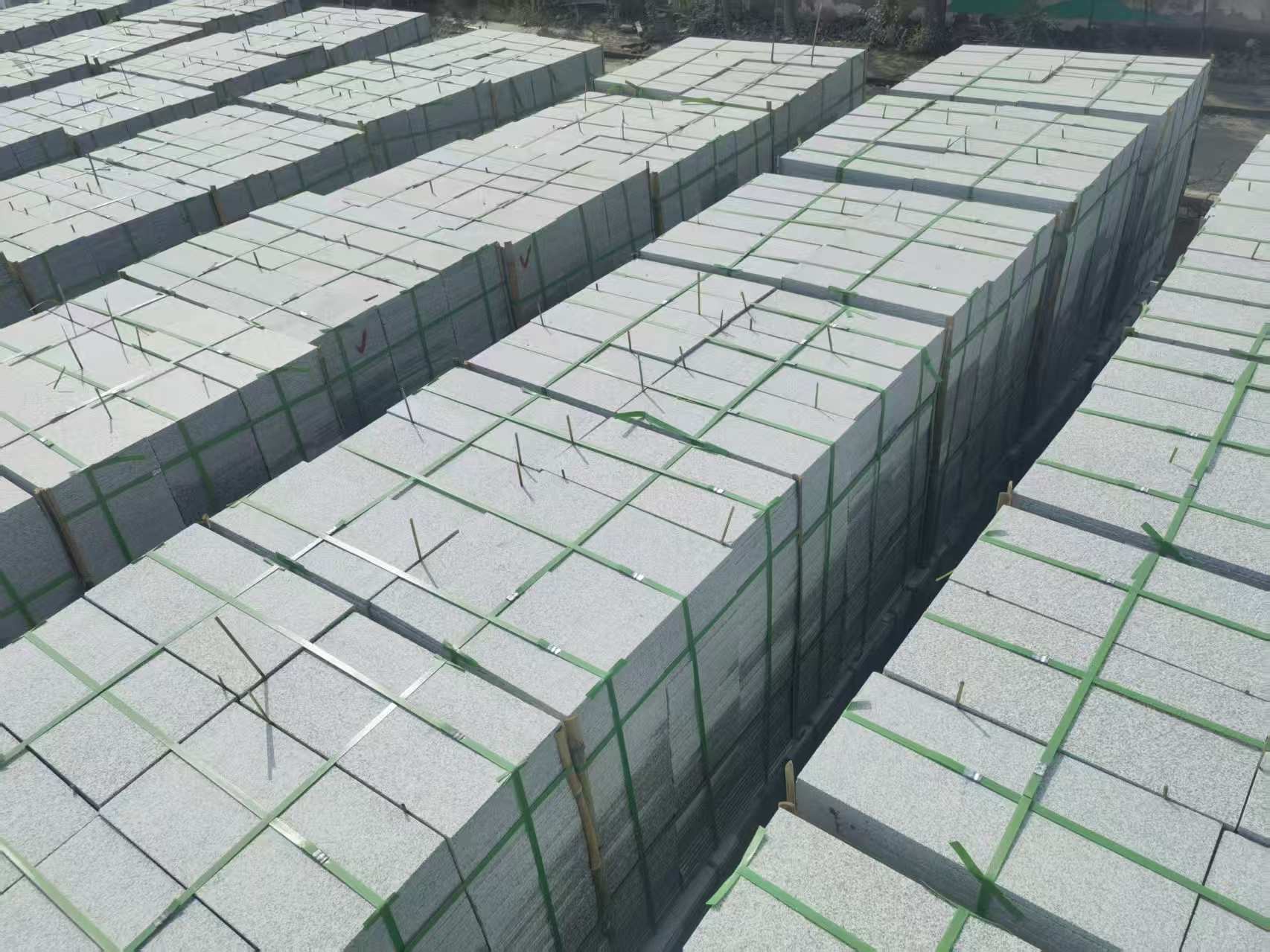 江苏 芝麻白1.8公分火烧300*600地铺，清仓大甩卖