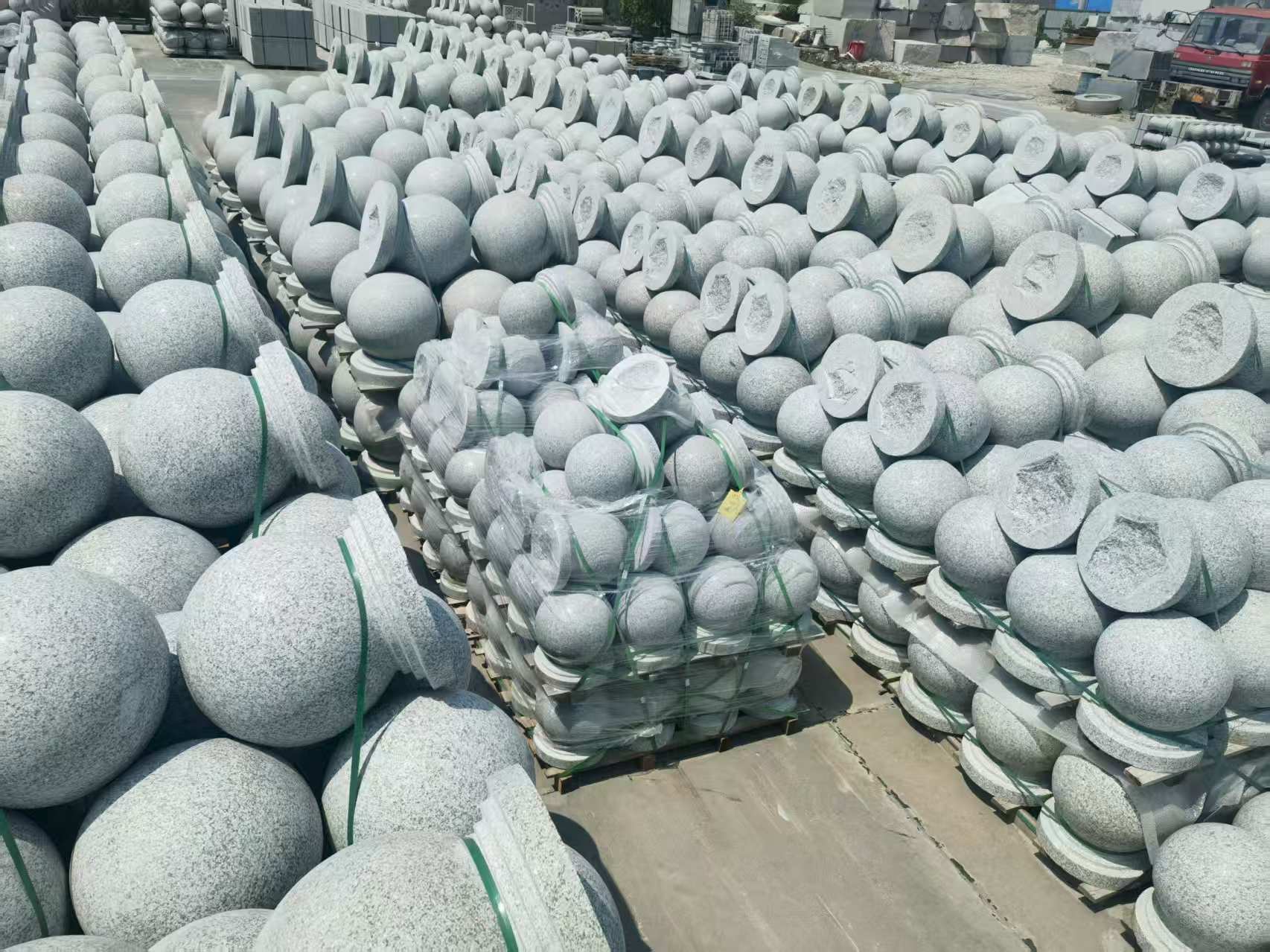 江苏 花岗岩实心圆球，石球，挡车球，挡车石，车止石，路障石。