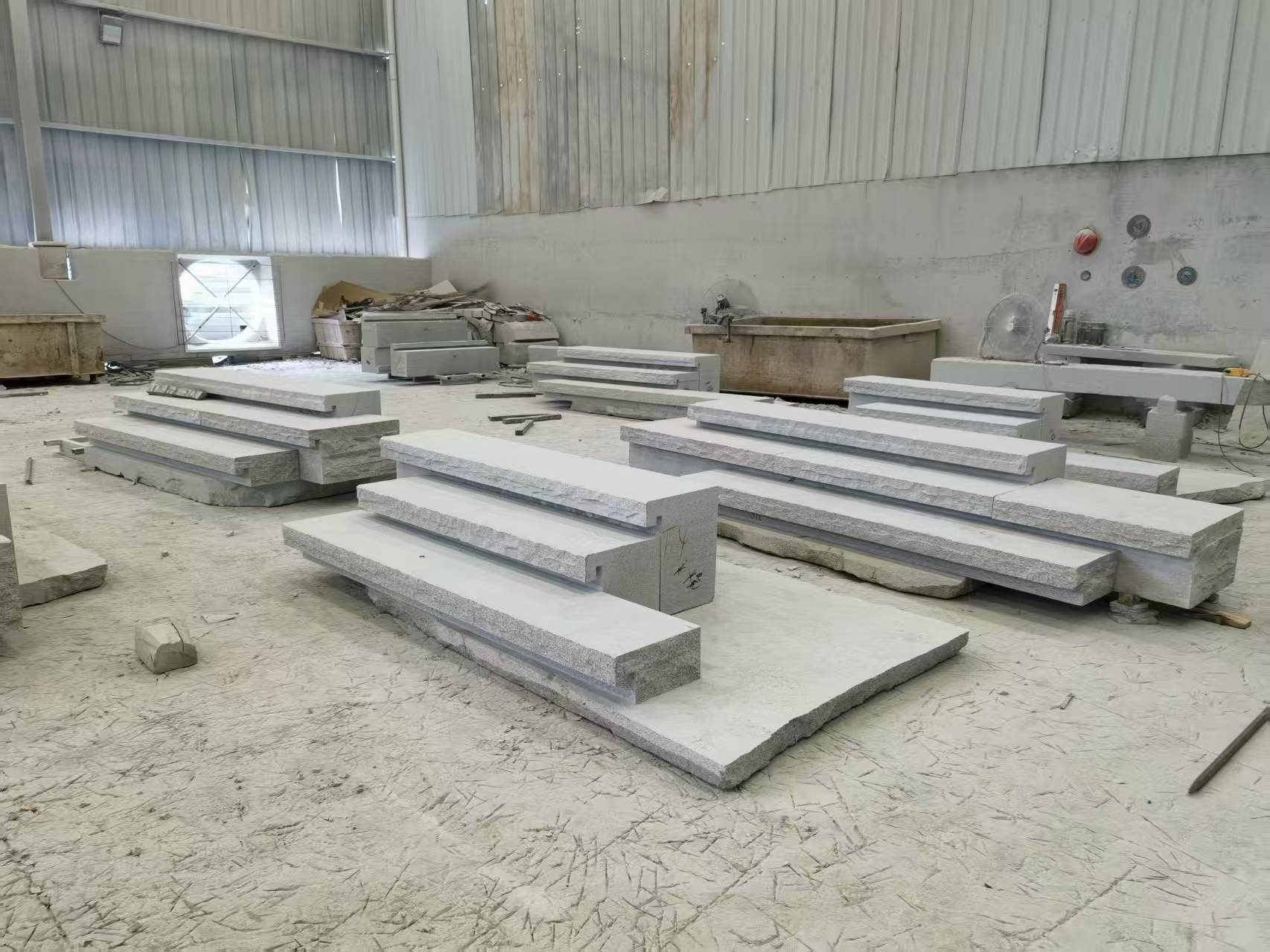 江苏 整石台阶（大面火烧+侧面自然面），出货前厂内拼装