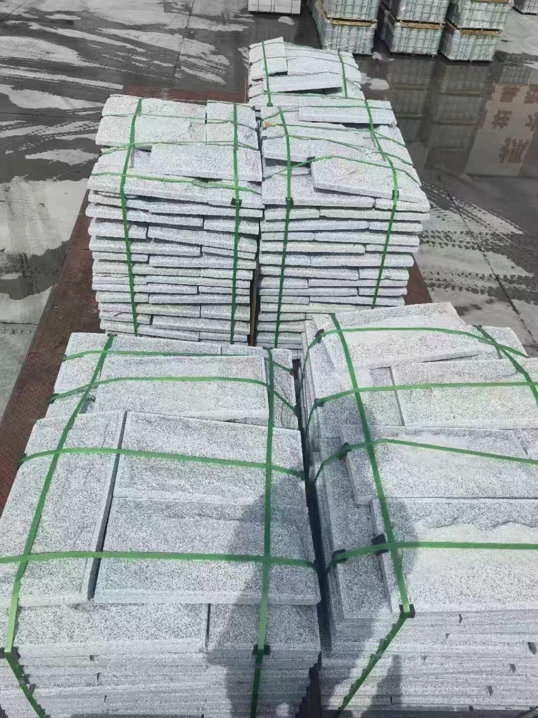 江苏 芝麻白蘑菇石装车出货