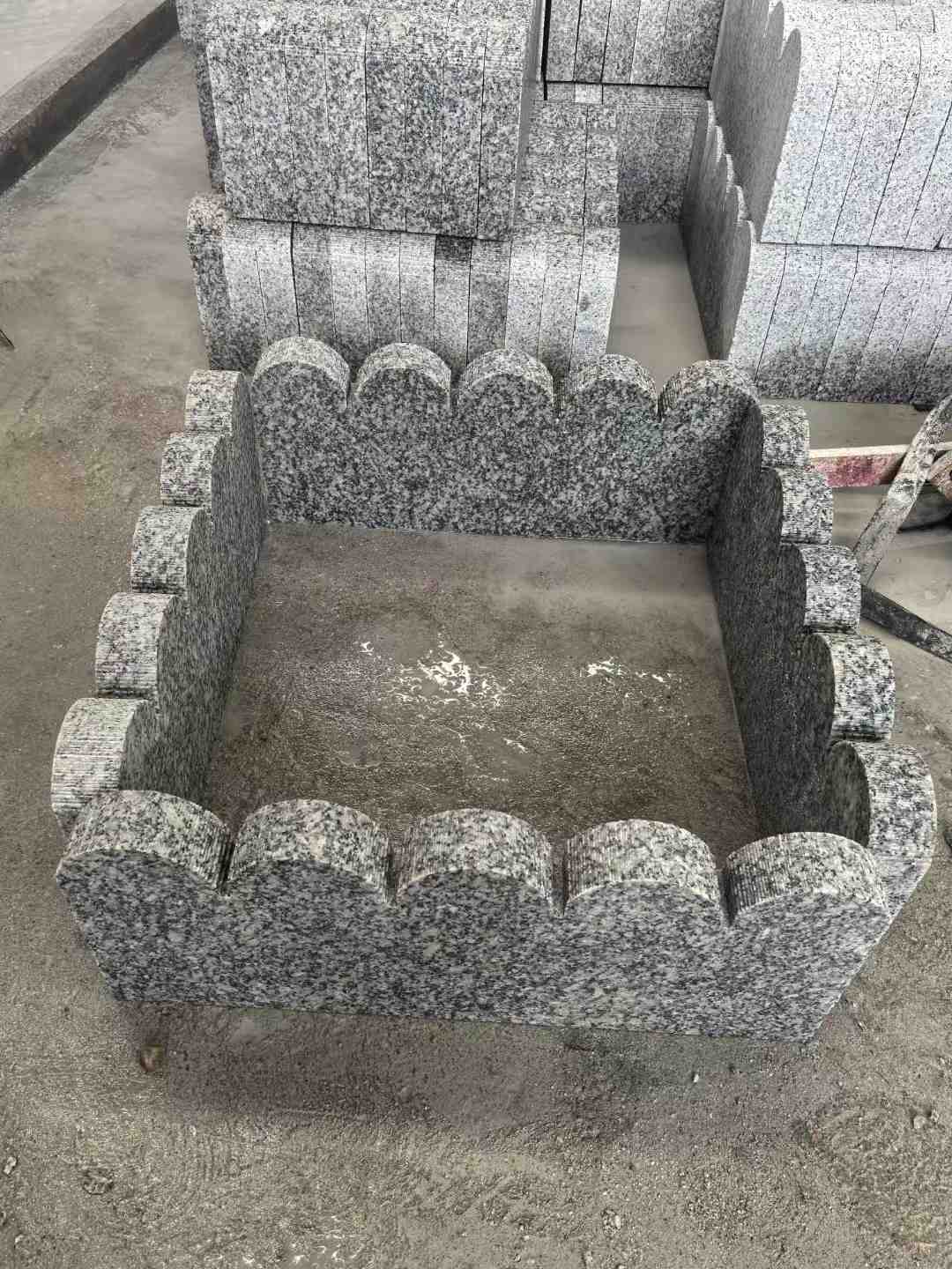 江苏 花边石、花坛围栏石、花池界石、菜园栅栏石、镶边石、波浪状界石介绍