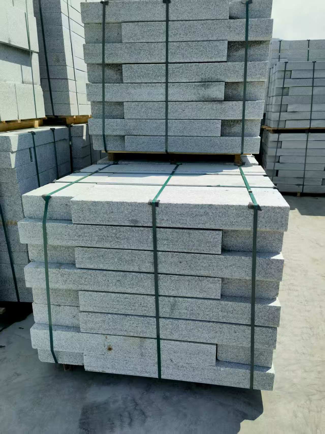 江苏 芙蓉白花岗岩路沿石、平石尺寸标准，色泽均匀