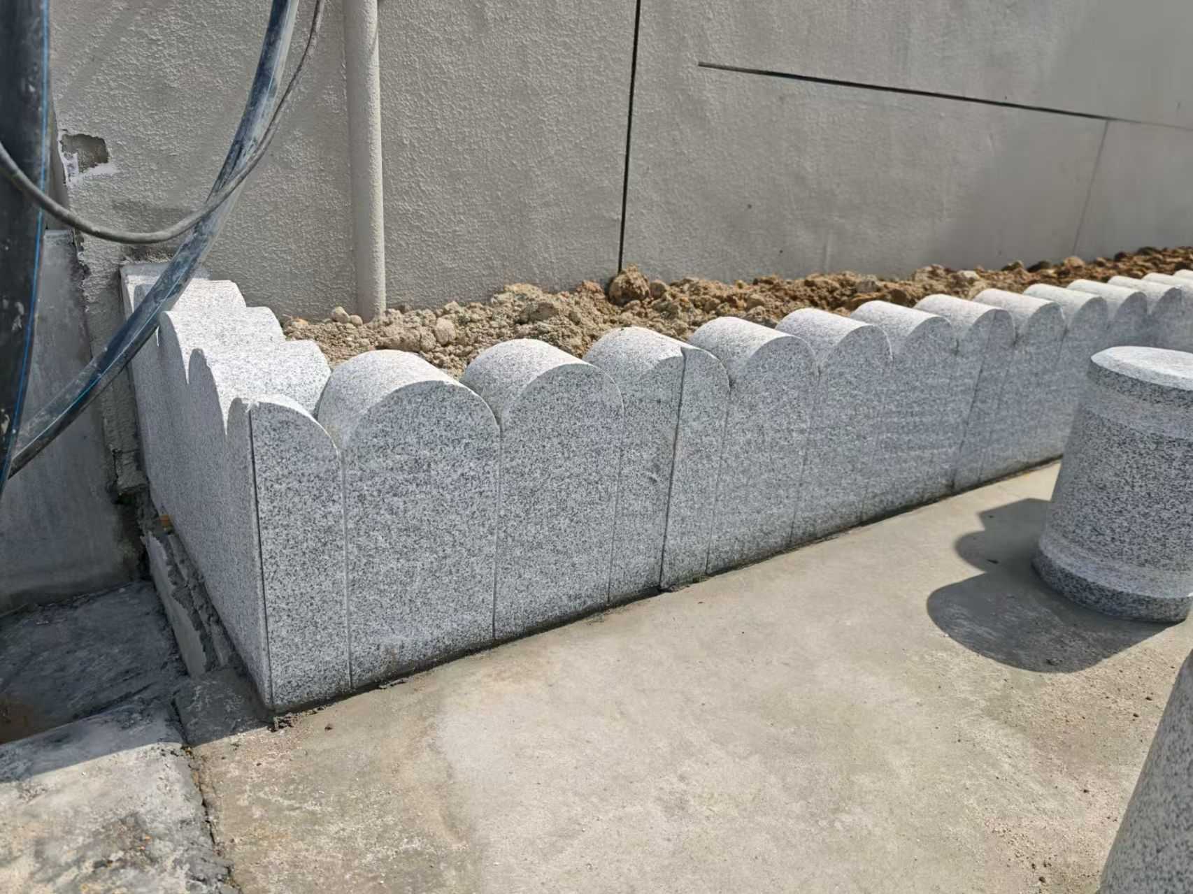 江苏 芝麻白花岗岩花边石铺装效果图